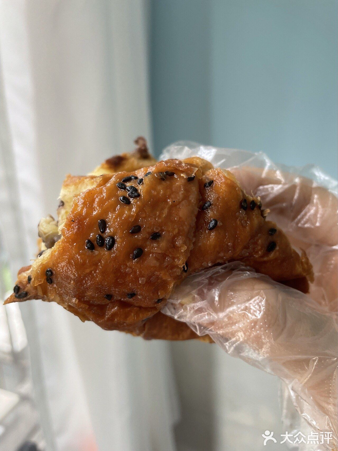 牛乳卡仕好大一个 可以让店员切四块喔