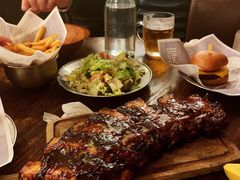 -Ribs & Burgers The Rocks