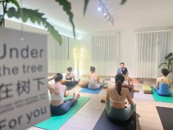 -闺蜜瑜伽·普拉提女性塑形馆