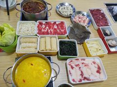 -杨老板·海鲜集市火锅·鲜切牛肉(中防万宝店)