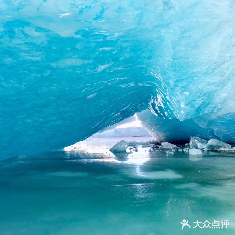 行走 壮美的来古蓝色冰川，冰月静谧世界