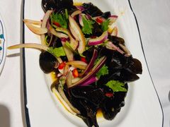 洋葱拌木耳-小河盐帮·私家菜·烤鸭(三元桥·霄云路店)