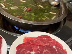 -周老三跷脚牛肉·全牛火锅(非遗传承店)