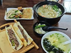 -小胡驴肉火烧 砂锅米线(义和庄店)