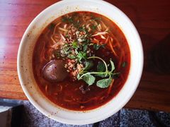 小碗酸牛肉面条-莉安酸牛肉早点