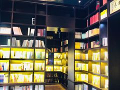 -钟书阁(松江泰晤士小镇店)