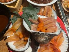 生吃赤贝-喝丢一只鞋海鲜烧烤(总店)