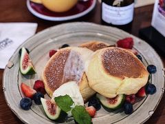 莓果奶油芝士舒芙蕾松饼-UPPER KITCHEN(延安路店)