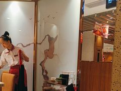 -海底捞火锅鲜切牛肉主题店(长寿路店)