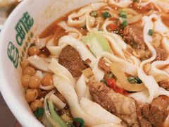 -呷佬·长沙手工米粉(金沙江路店)
