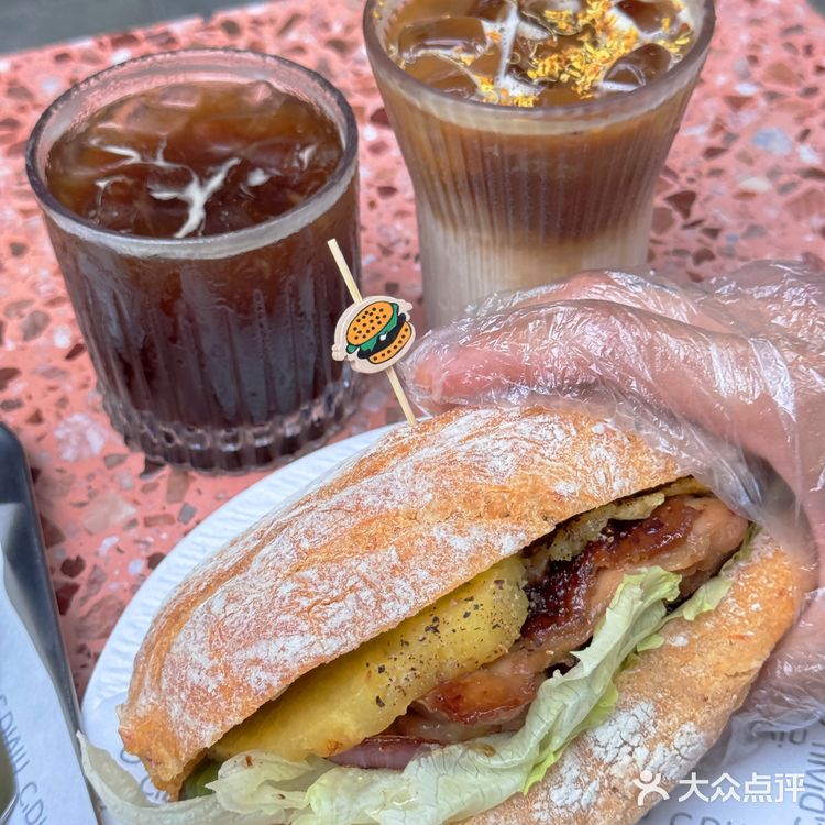 武汉！！这也太宝藏面包店了吧～ 