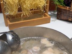 -洪氏嗨捞·猪肚鸡火锅(阳光天地店)
