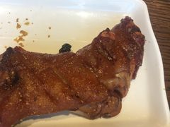 烤猪蹄-喝丢一只鞋辣炒海鲜小烧烤(三八广场店)