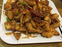 馕丁炒肉-巴依兄弟西域美食(机场店)