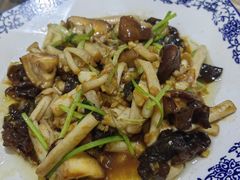 -东北农家院·铁锅炖(莘庄店)