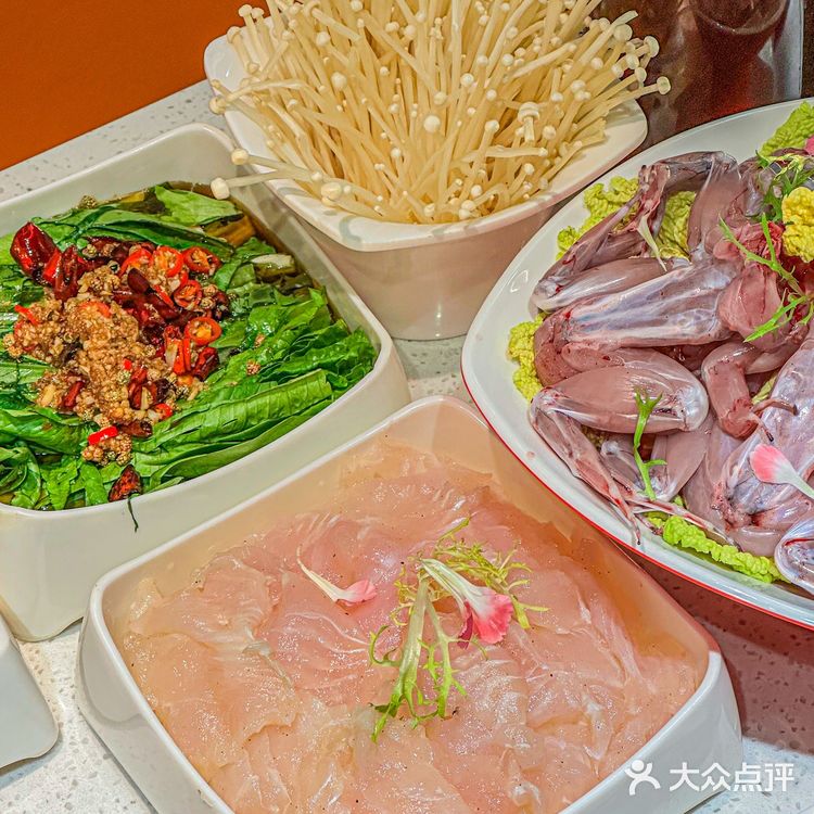 有生之年系列‼️在广州吃到了美蛙鱼头火锅