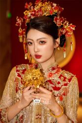 点击看大图 -艾拉·女王婚纱礼服馆