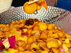 -雀舞云南菜(天津天河城购物中心店)