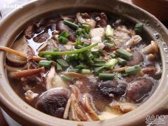 砂锅金针菇+香菇，白味-沈妈砂锅(光华村店)