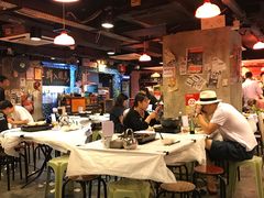 大堂-鲜入围煮花胶鸡海鲜火锅