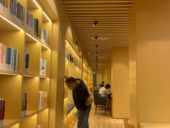 -漕河泾街道图书馆(漕河泾社区文化活动中心店)