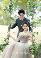 -雪中彩影婚纱摄影·微光艺术中心