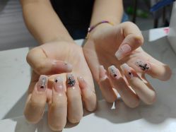 -瞧·享轻奢美甲美睫
