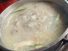 -老石黑山羊毛驴肉火锅(金凯广场店)