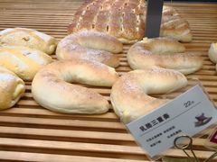 -焙丽拾光(麦凯乐直营店)