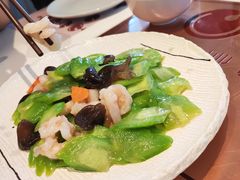 虾球炒苦瓜-红樱桃·欢乐餐厅(太原里店)