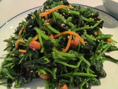 果仁菠菜-八珍饺子·烤鸭·家常菜
