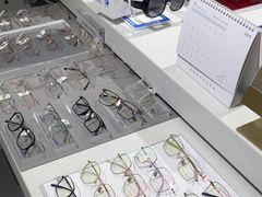 -视野联行眼镜•蔡司•依视路(温江店)