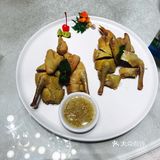 菜品摆盘较讲究，是我喜欢的咸鲜口味