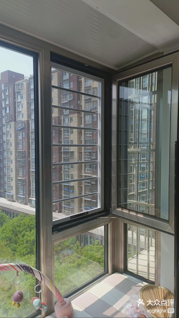 金刚网防护栏纱窗管可拆卸安全防护防蚊护童