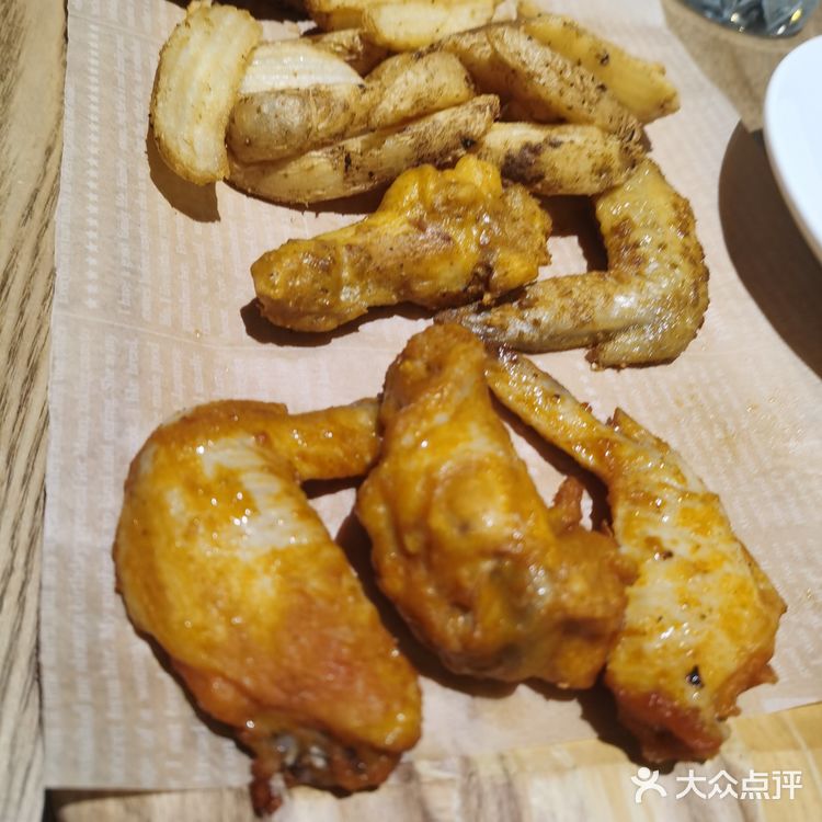 披萨点的双拼，两个口味都能吃到