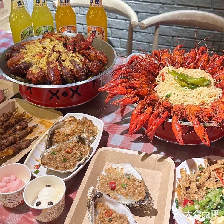 夏天就拉上姐妹来这炫虾！鲑记龙虾（磨街店）