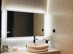 -上海虹桥中心爱琴海亚朵S酒店
