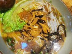 -百春原湖南牛肉粉(百联世纪店)