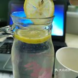 一天8杯柠檬水，补充维生素C又美白
