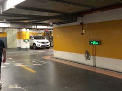 -日月光中心-停车场