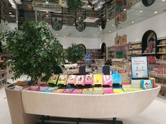 -钟书阁(群光广场店)