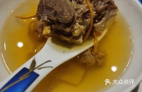 Fresh Ginseng Chicken Soup with Bamboo Threads