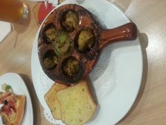 蜗牛-必胜客(漕宝路店)