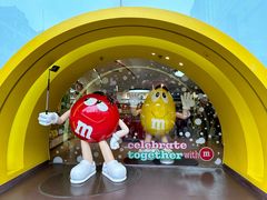 -m豆巧克力世界(上海世茂广场店)