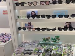 -J-Optical佳视明眼镜·蔡司视觉(青岛金茂览秀城店)