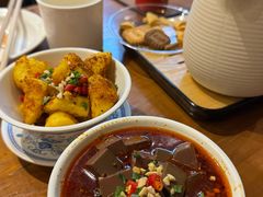 -炉小二铜锅牛蛙•川湘菜(三里屯店)