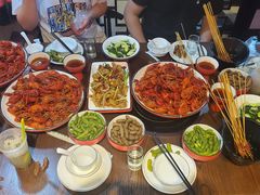 -虾弄弄海派小龙虾·牛羊蝎子火锅