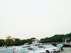 场地-奥特莱斯停车场