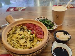 -煲仔皇腊味煲仔饭(经四万达店)
