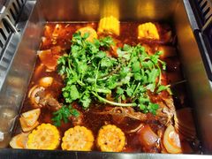 藤椒红油羊蝎子-泽成冰煮羊火锅(中正天街店)